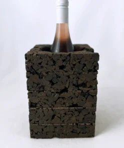 Cork Dark bronze borhűtő palackkal szemből